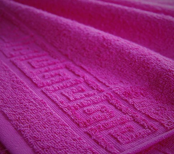 Полотенце махровое цвет розовый